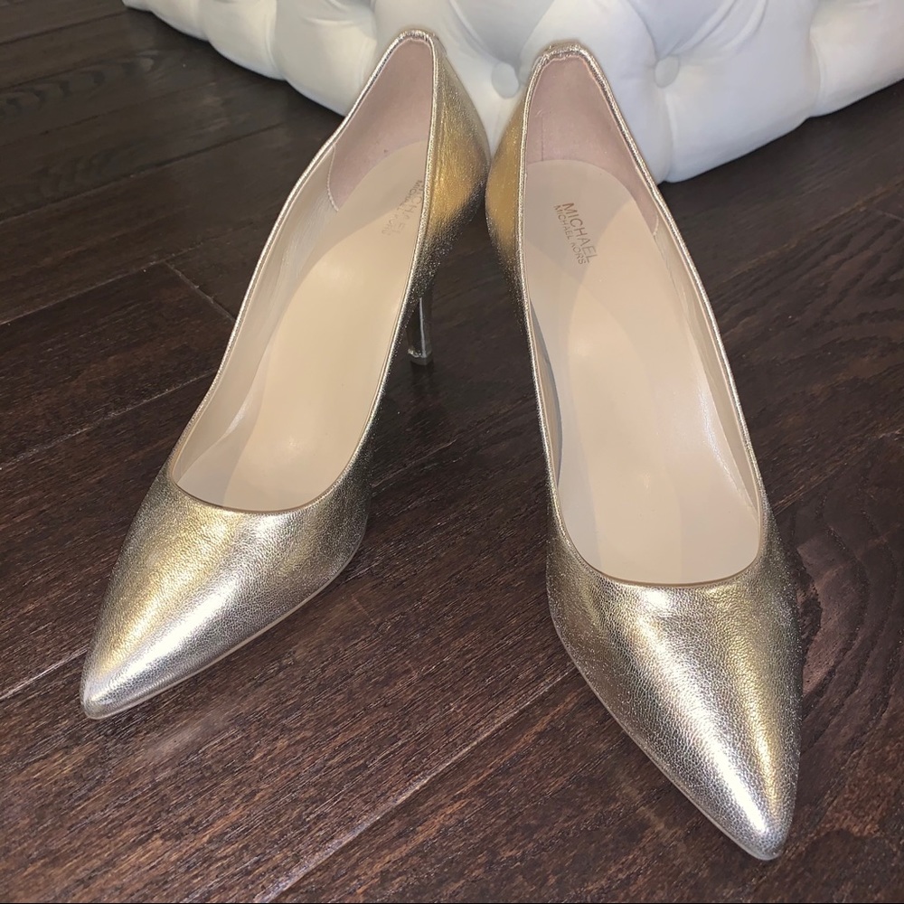 Michael Kors Gold Pump